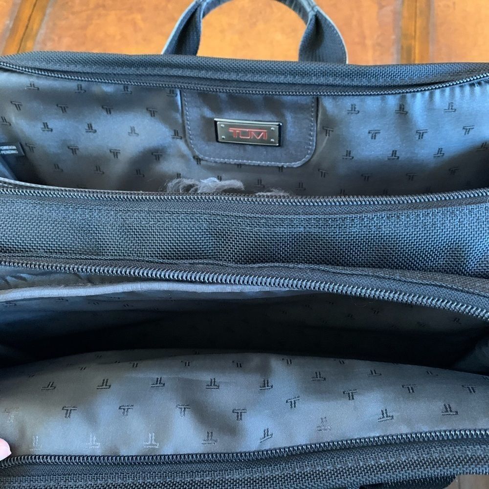 Tumi Compact Large Screen Nylon Computer Brief - Picture 4 of 8